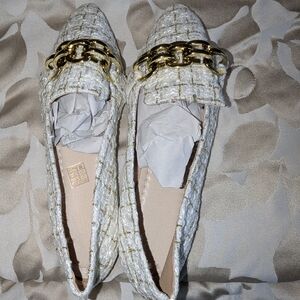 Elegant Cream Loafers with Gold Chain